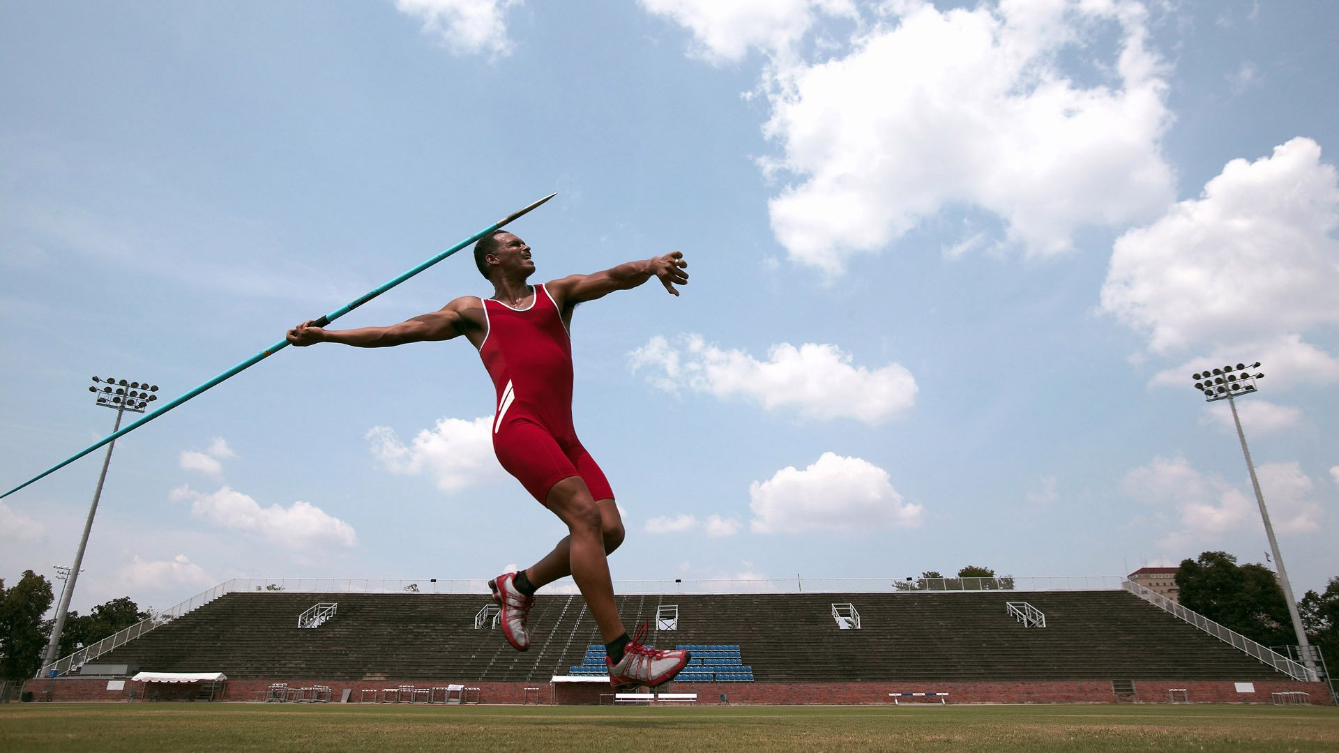中国射箭队热身赛表现稳定，中国射箭男队