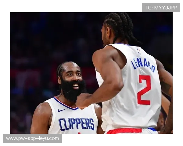 哈登突破上篮，快船进攻如流水：场内外的训练同频共振