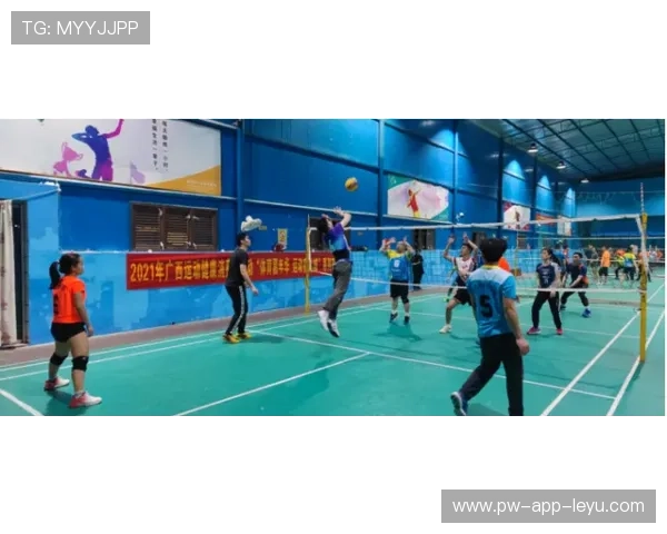 “滚球运动:成都三叉湖赛场引爆运动热潮” “滚球运动:成都三叉湖赛场引爆运动热潮”