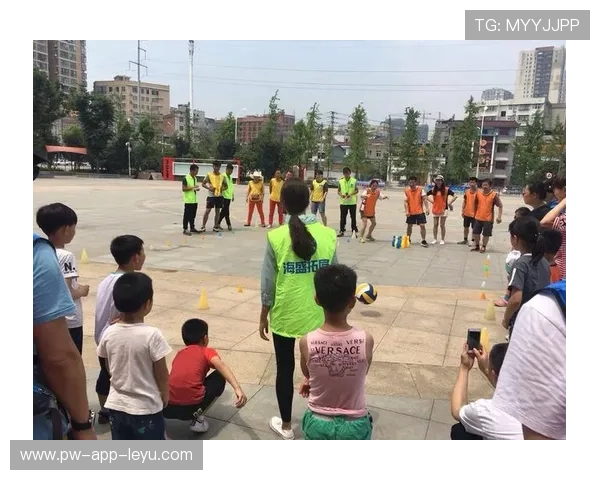 网球场馆开展亲子主题日活动带动家庭参与,亲子网球活动游戏 网球场馆开展亲子主题日活动带动家庭参与,亲子网球活动游戏