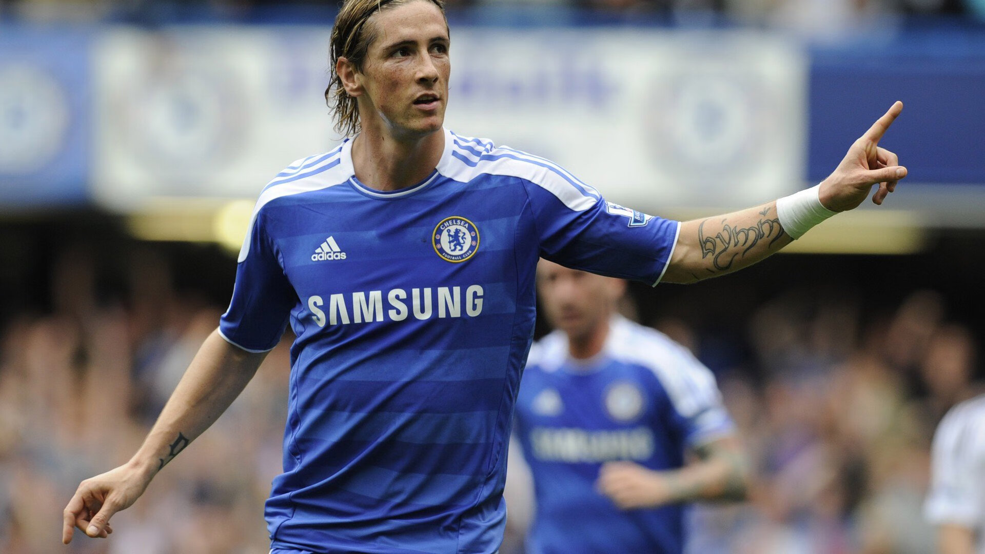 乐鱼官网-英超裁判语义模型提升多语境判罚准确率，英超裁判服装